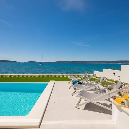Beachfront The View With Pool Villa Kastela