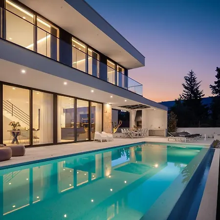 Beachfront The View With Pool Villa Kastela