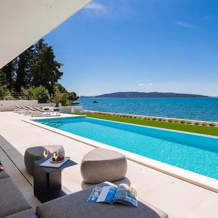 Beachfront The View With Pool * Kastela