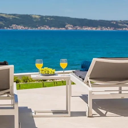 Beachfront The View With Pool Kastela