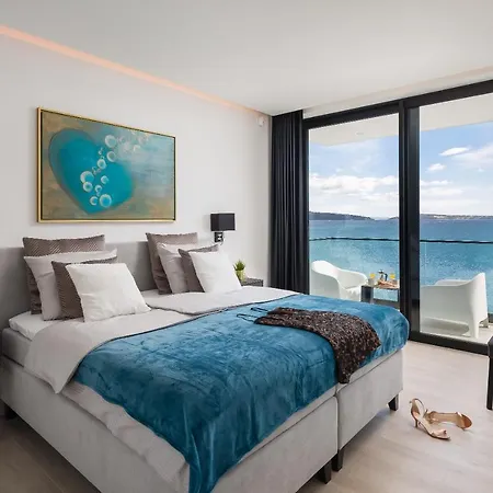 Βίλα Beachfront The View With Pool