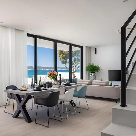 Beachfront The View With Pool Kaštela