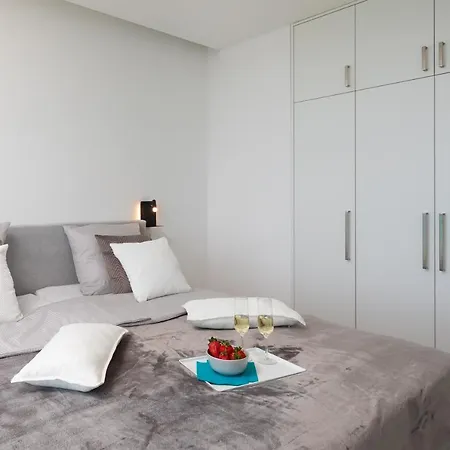 Beachfront The View With Pool 别墅 *