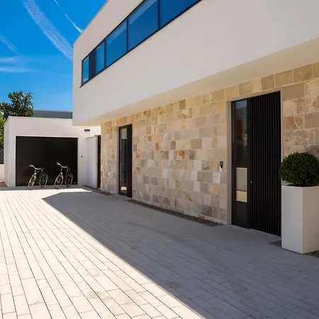 Beachfront The View With Pool * Kaštela