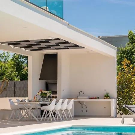 Beachfront The View With Pool * Kastela