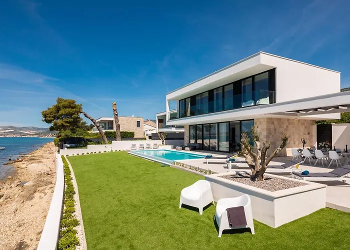 Beachfront The View With Pool Villa Kaštela