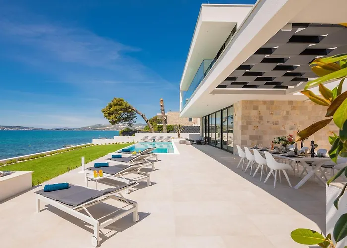 Beachfront The View With Pool Villa *