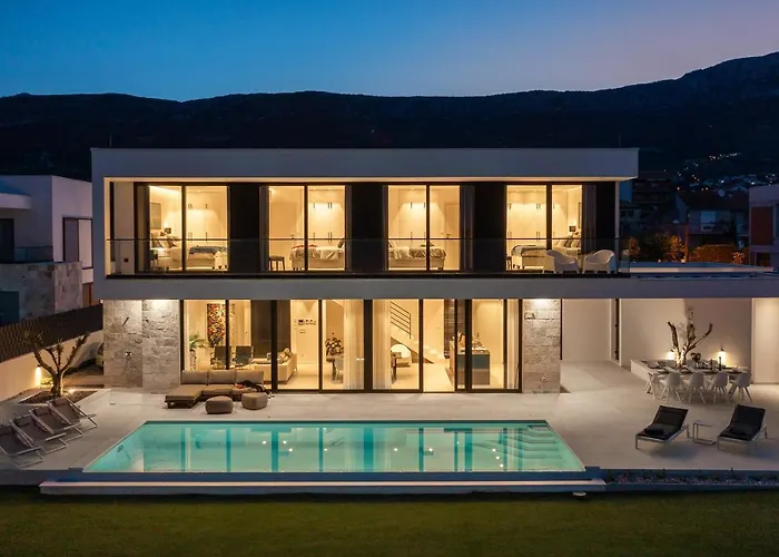 Beachfront The View With Pool Kaštela