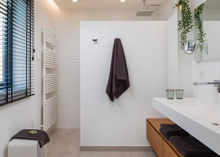 Villa Beachfront The View With Pool Kaštela