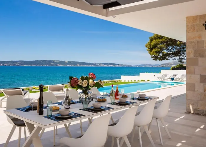 Villa Beachfront The View With Pool Kaštela