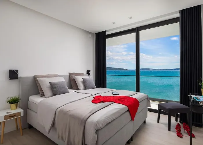 Beachfront The View With Pool Kaštela