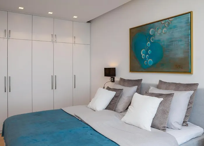 Beachfront The View With Pool *