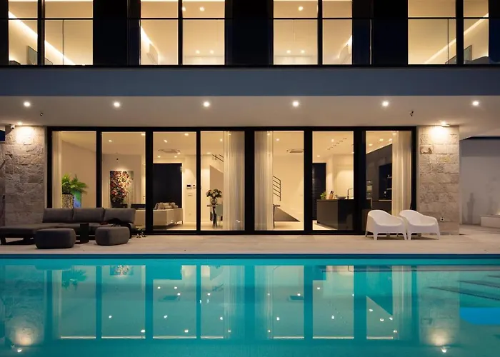 Villa Beachfront The View With Pool