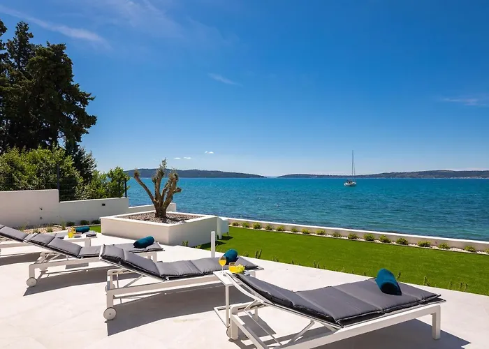 Beachfront The View With Pool Villa *