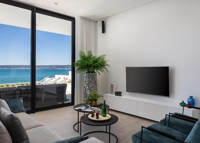 Villa Beachfront The View With Pool Kaštela