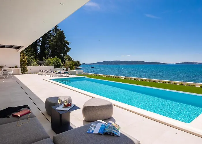 Beachfront The View With Pool * Kaštela