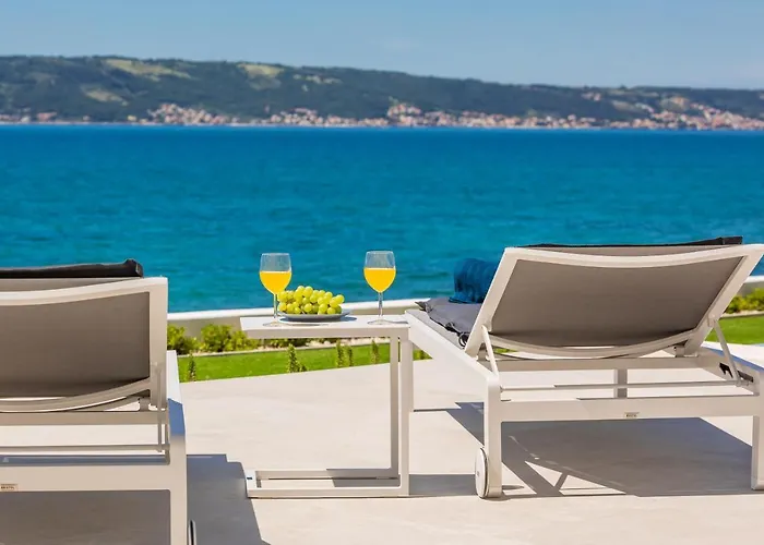 Beachfront The View With Pool Kaštela